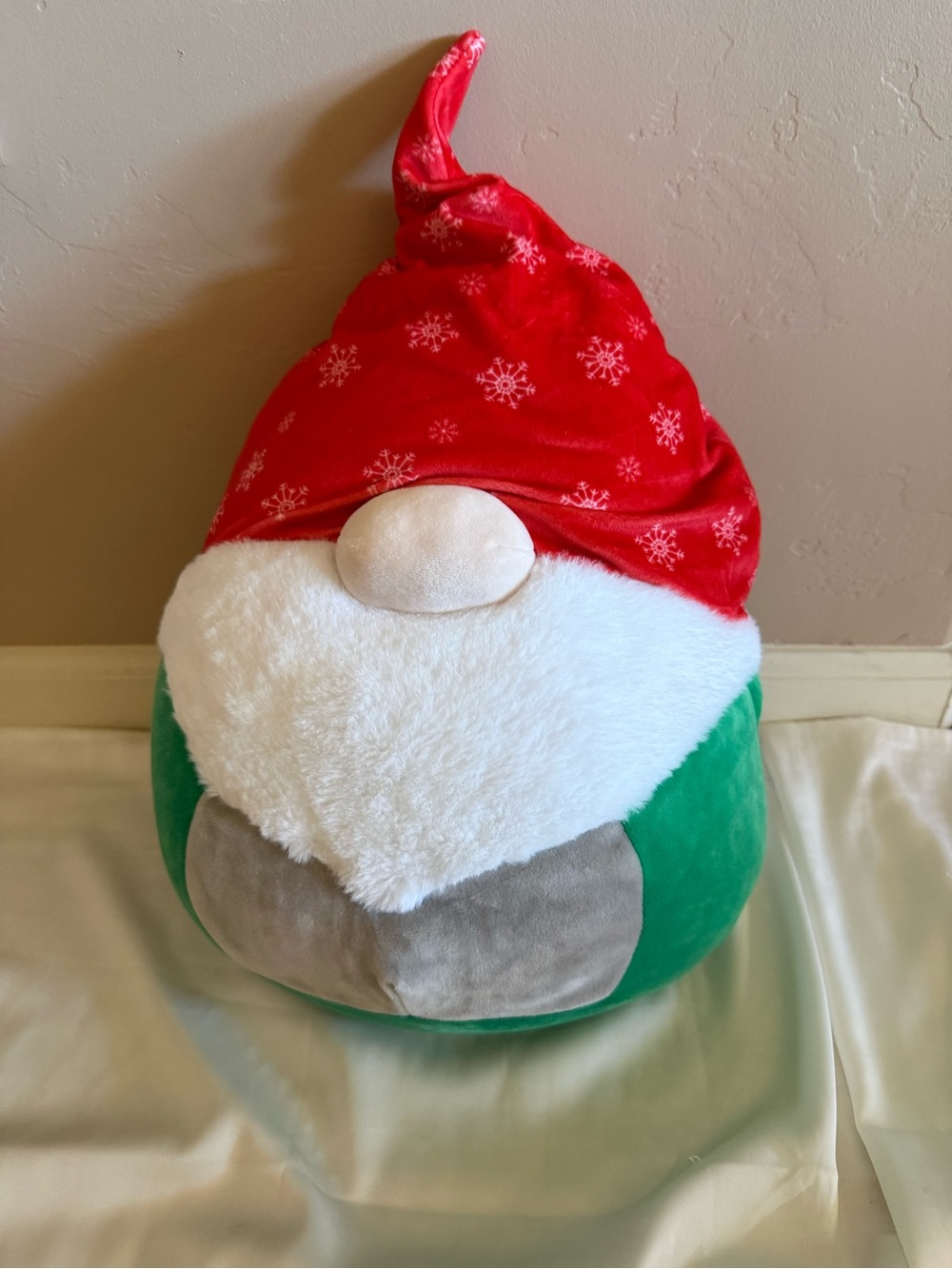 2 Squishmallow gnomes - 2 pack of green and red (16 inch)